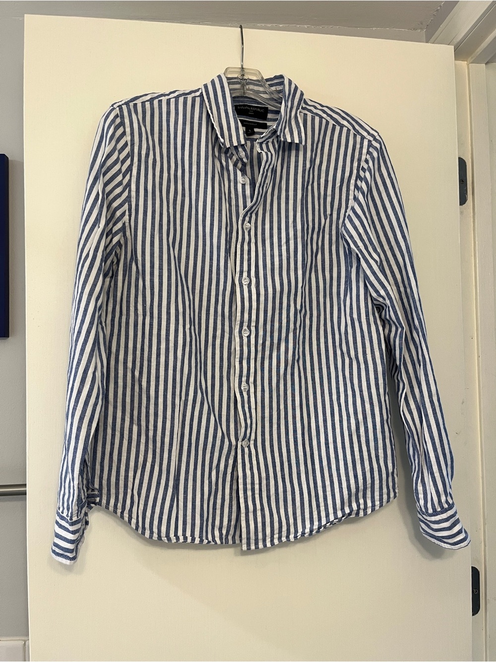 Banana Republic Linen Blend White and Blue Striped Button Down Shirt size Small